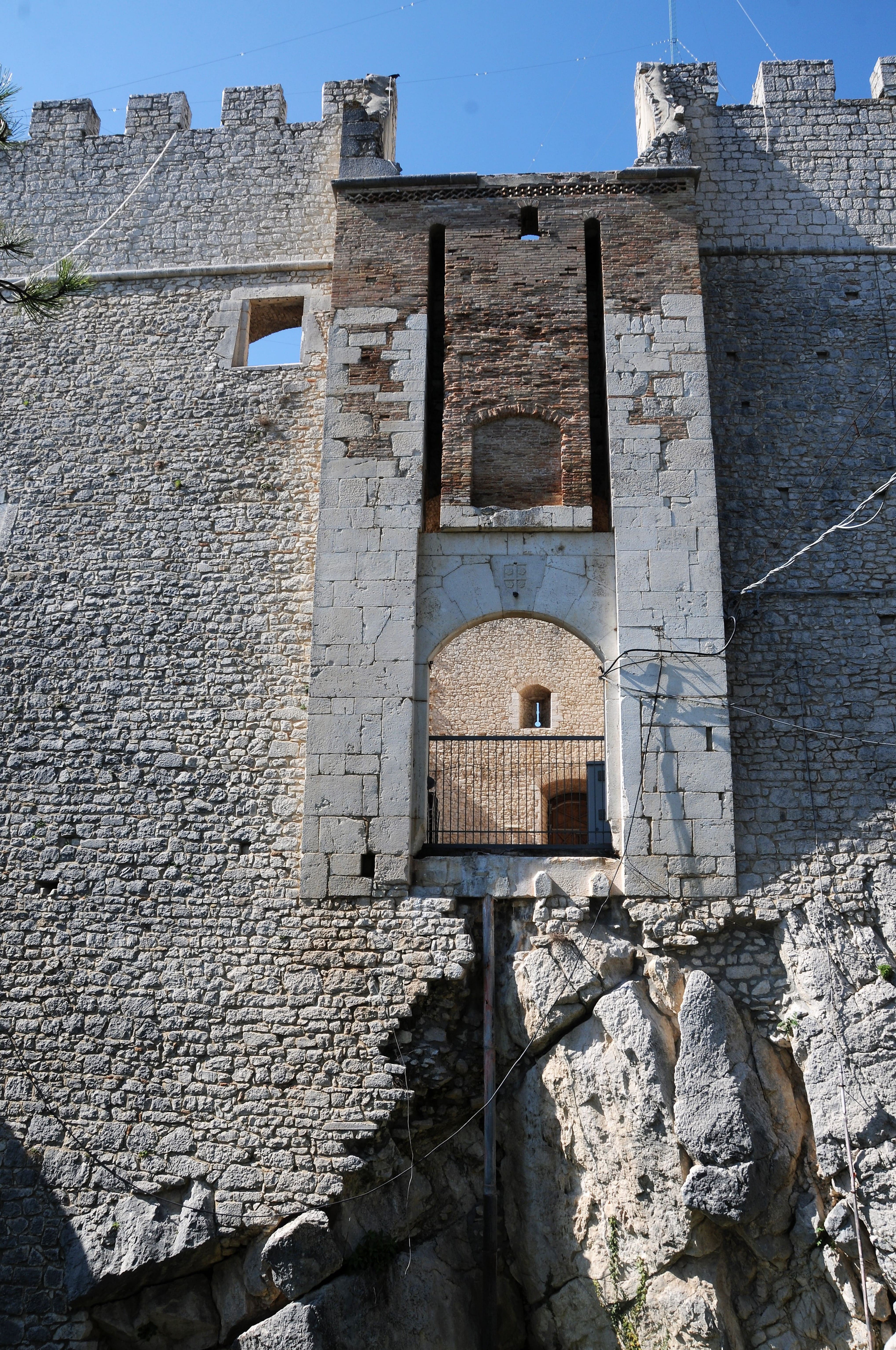 Visita guidata gratuita al Castello Monforte